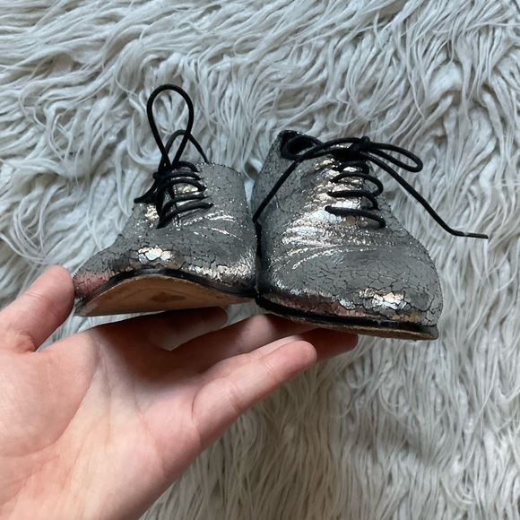Michael Kors Collection Metallic Silver Leather Crackled Lace Up Loafers Sz 37.5 - Picture 6 of 10